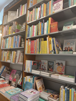 Buchregal Sachbuch